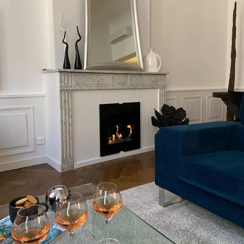 Cheminée murale carré Duo 4kW. Couleur Inox brossé