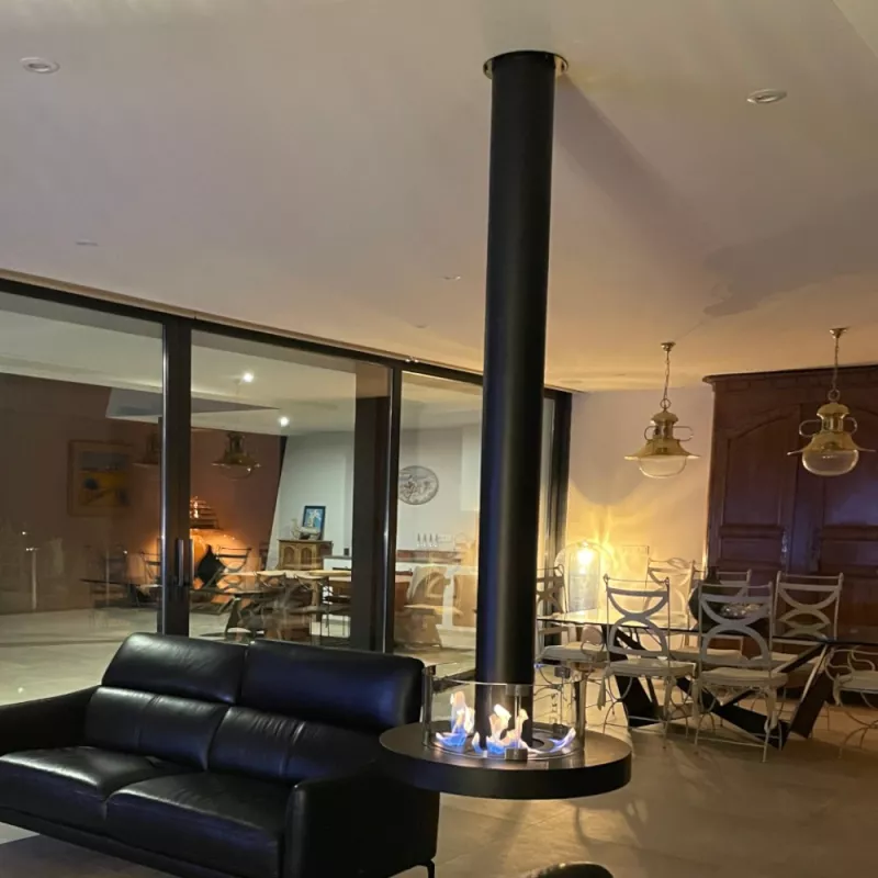Wall-mounted ethanol fireplace with 2 burners Colour Black