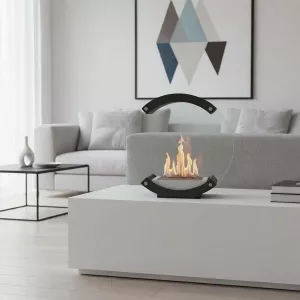 Circle, il caminetto a bioetanolo rotondo e nero